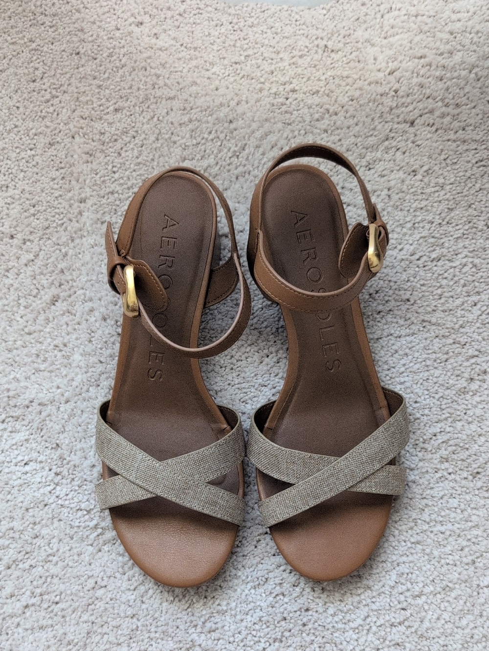 AEROSOLES Tan and Metallic Brown Cross-Strap Sandals Cinzia Size 9 Wide